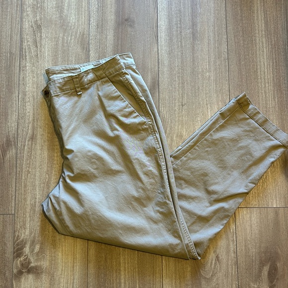 GAP Women's Girlfriend Khaki size 16 - Picture 1 of 4
